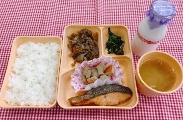 飯の峯中学校の1年生のグループが考えた献立