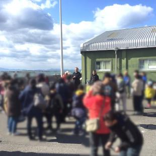 西鳥取漁港で開催された「海と陸とのつながりを味わおう」第5回の海苔漉き体験にて挨拶する水野市長