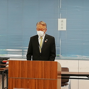 阪南市事業所人権問題連絡会の総会にて挨拶をする水野市長