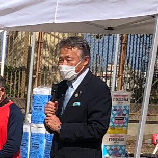 SC阪南グラウンドゴルフ大会の閉会式にて挨拶する水野市長
