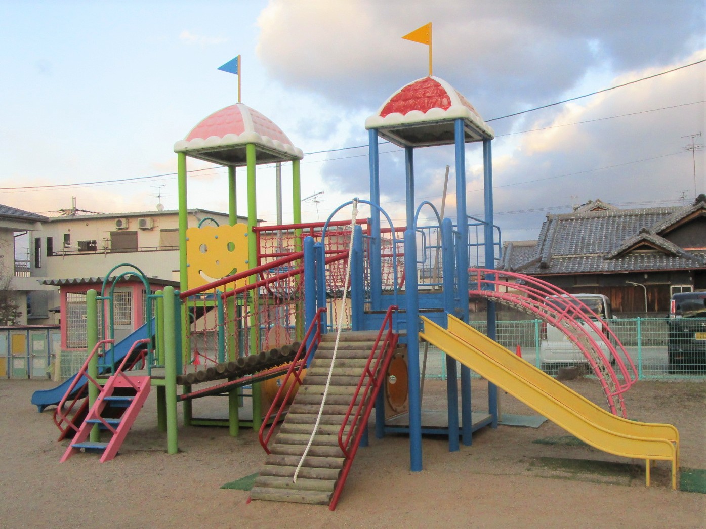 はあとり幼稚園総合遊具