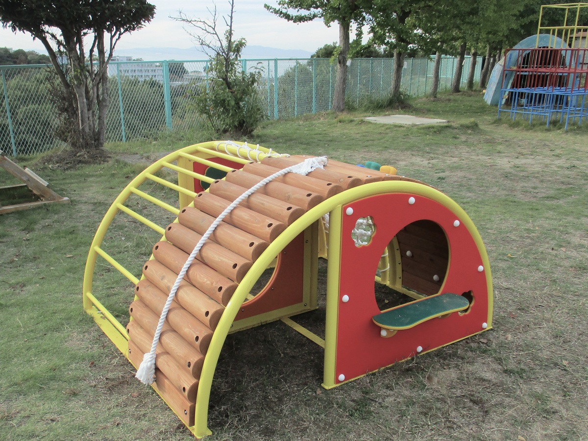 まい幼稚園遊具写真